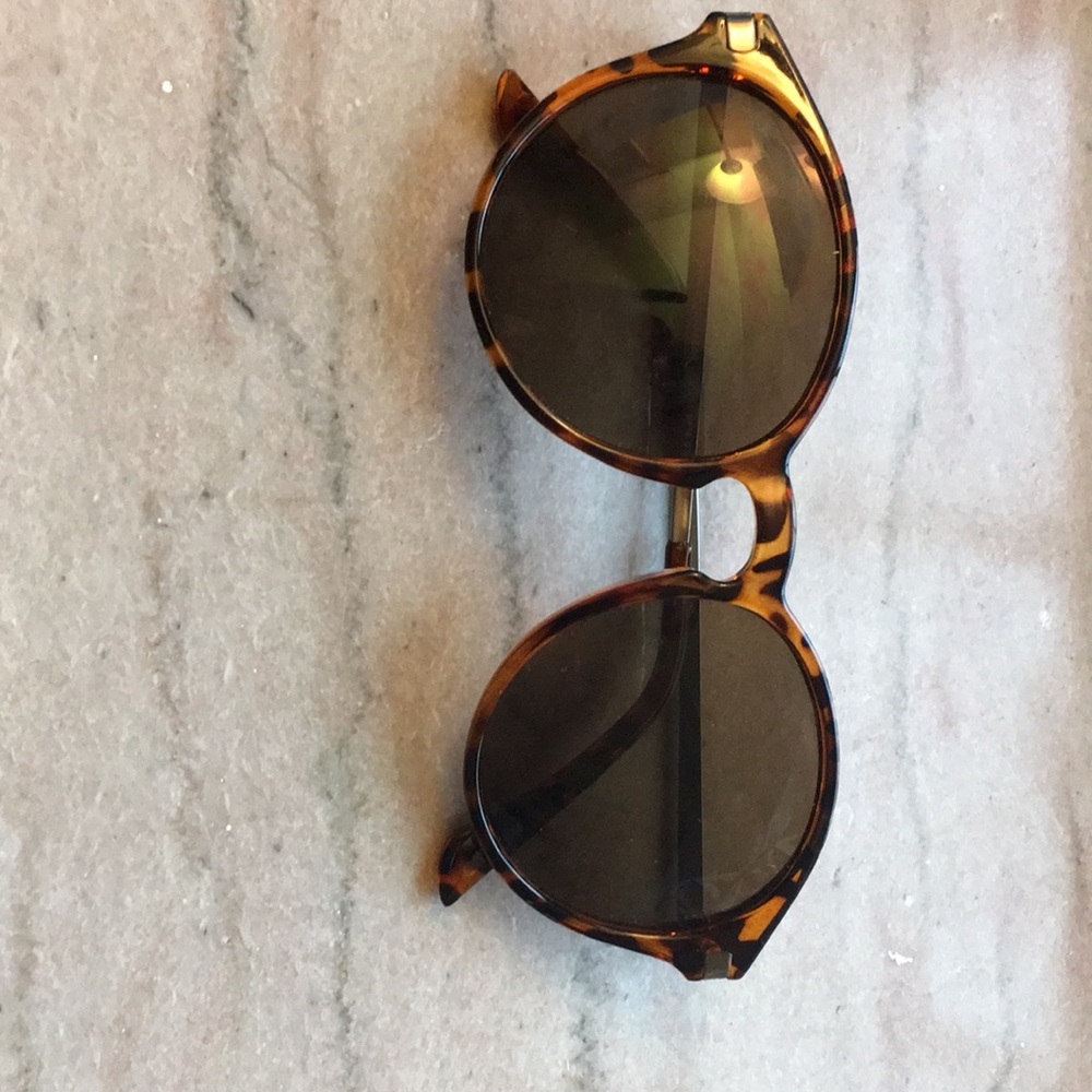 Sunglasses - Picture 1 of 3